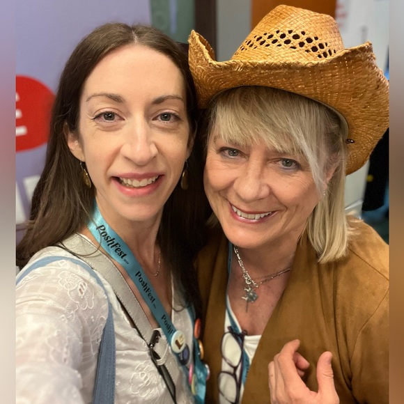 Meet your Posher, Pamela - Picture 4 of 17